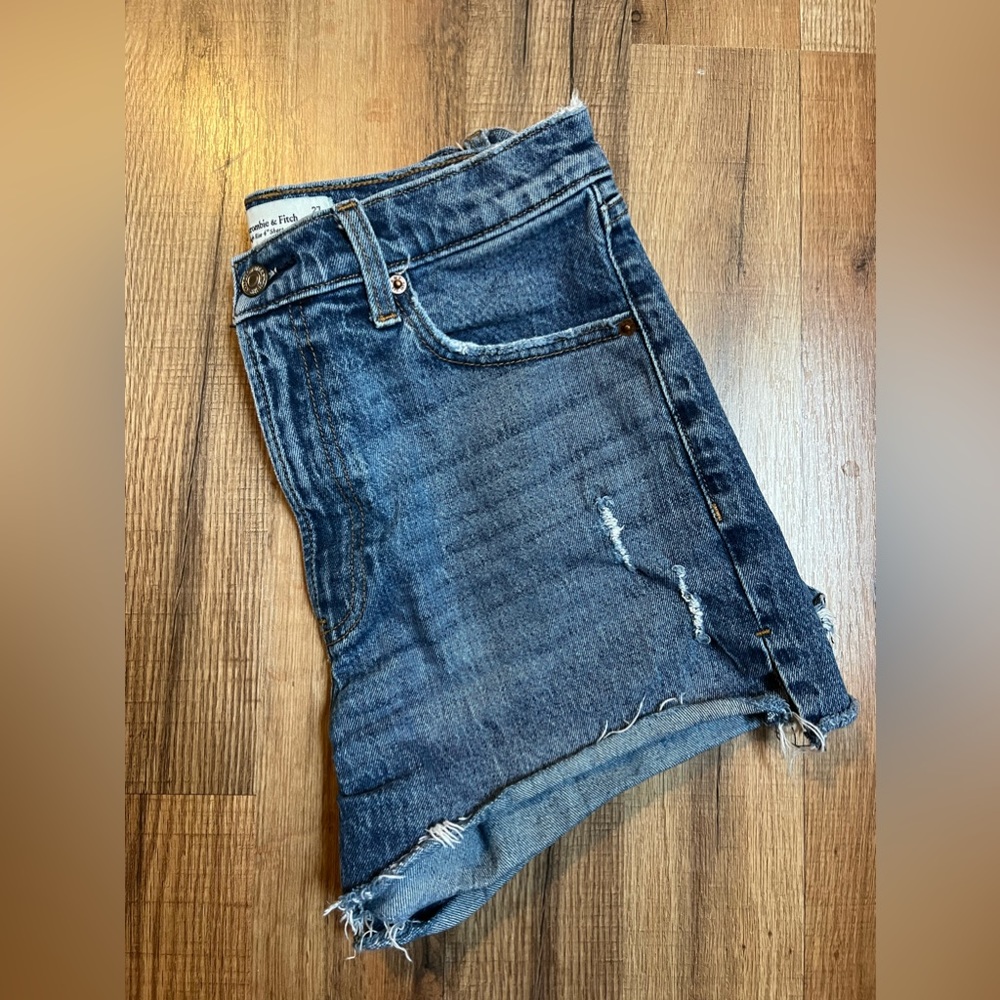 Abercrombie High Rise 4” Shorts